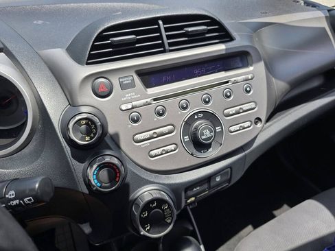 Used 2013 Honda Fit image 17