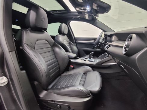 Certified 2023 Alfa Romeo Stelvio Veloce AWD/4WD image 4