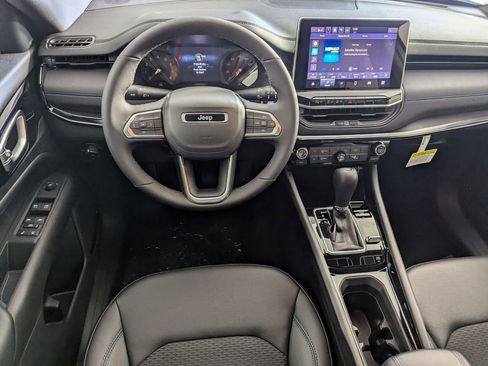 New 2026 Jeep Compass Latitude image 13