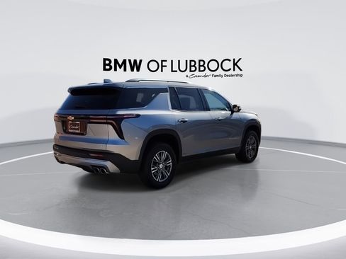 Used 2024 Chevrolet Traverse LT image 9