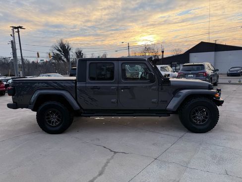 Used 2021 Jeep Gladiator Sport image 30