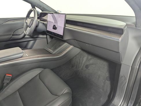 Used 2024 Tesla Model X image 59