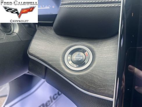Used 2025 Jeep Grand Cherokee Limited AWD/4WD image 22