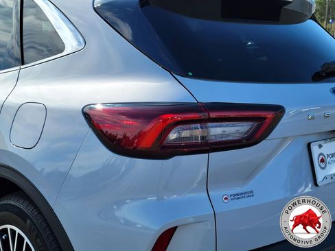 Certified 2025 Ford Escape SE w/ PHEV Premium Package image 12