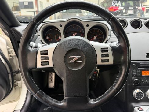 Used 2006 Nissan 350Z Enthusiast w/ (N93) Cargo Convenience Pkg RWD image 16