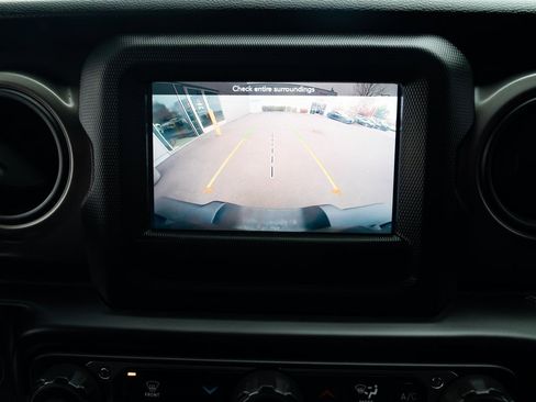 Used 2022 Jeep Wrangler Unlimited Sport image 14