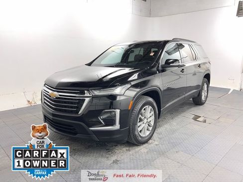 Used 2023 Chevrolet Traverse LT image 1