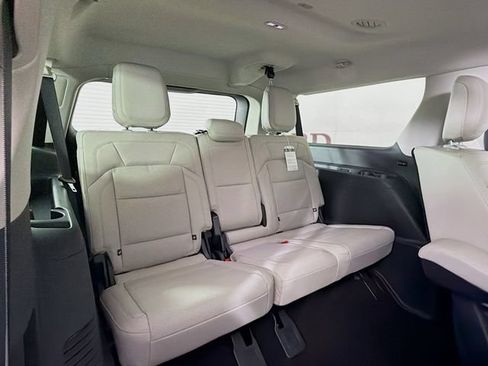 New 2026 Lincoln Navigator L Reserve AWD/4WD image 30