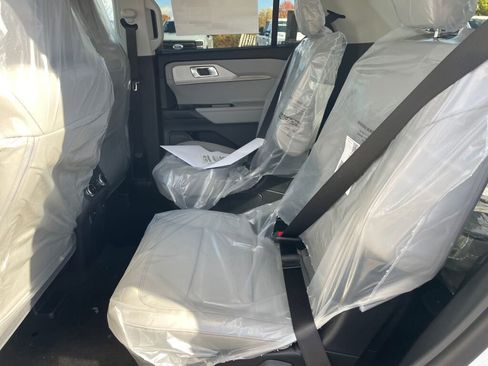 New 2026 Ford Explorer Active w/ Active Comfort Package image 13