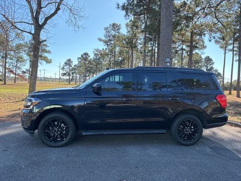 Used 2023 Ford Expedition XLT image 6