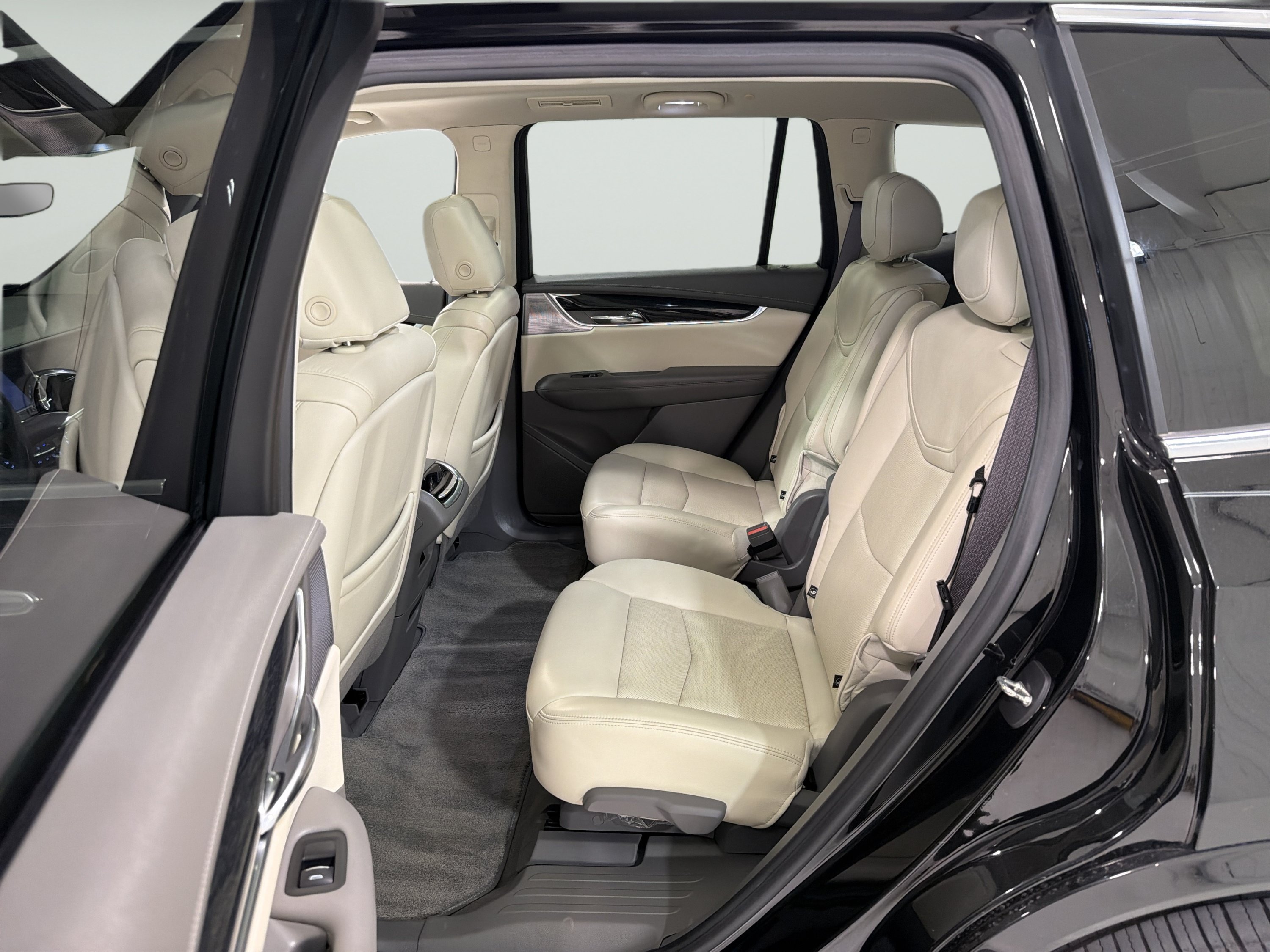 Used 2020 Cadillac XT6 Premium Luxury FWD image 12
