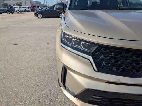 Certified 2021 Kia Sorento SX image 12