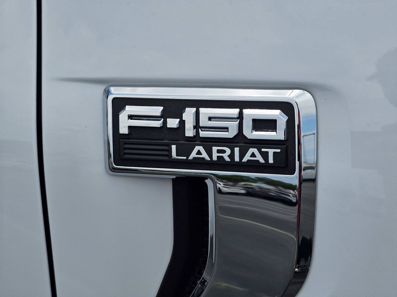Used 2025 Ford F150 Lariat w/ Equipment Group 501A Mid AWD/4WD image 7