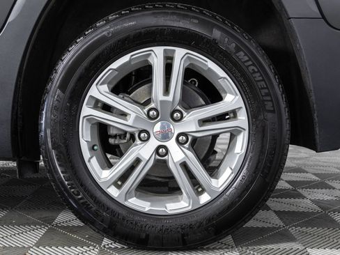 Used 2023 GMC Terrain SLE w/ Driver Convenience Package FWD image 45