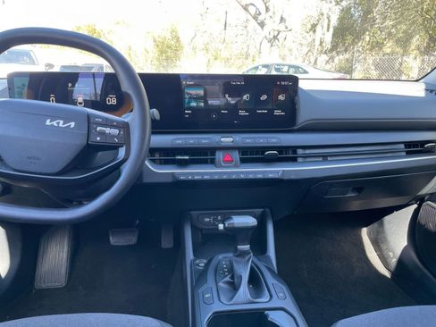Used 2025 Kia K4 LXS FWD image 12