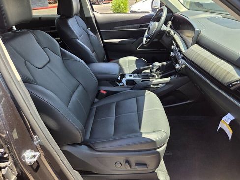 Certified 2025 Kia Telluride SX FWD image 17