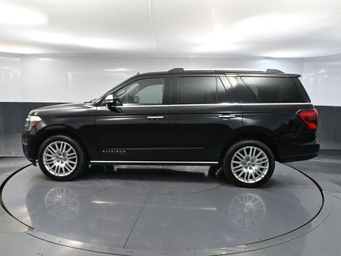 Used 2024 Ford Expedition Platinum image 10