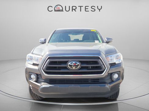 Used 2022 Toyota Tacoma SR5 image 3