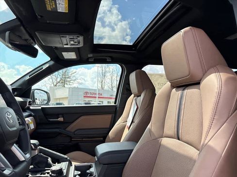 New 2026 Toyota 4Runner Limited AWD/4WD image 23