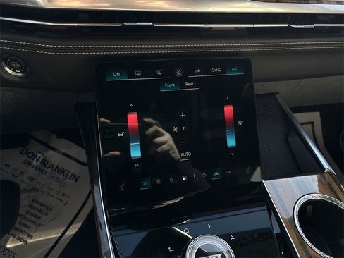 Used 2025 Cadillac Escalade Premium Luxury Platinum image 25