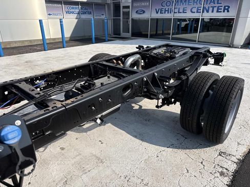 New 2026 Ford F550 4x4 Crew Cab image 12
