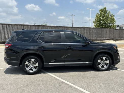 Used 2025 Honda Pilot EX-L image 7