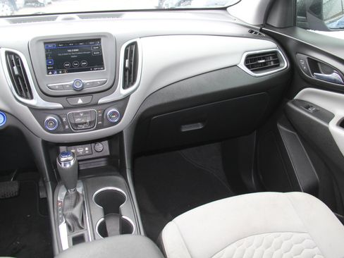 Used 2019 Chevrolet Equinox LS image 11