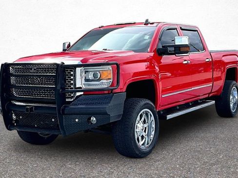 Used 2016 GMC Sierra 2500 SLT w/ Duramax Plus Package AWD/4WD image 4