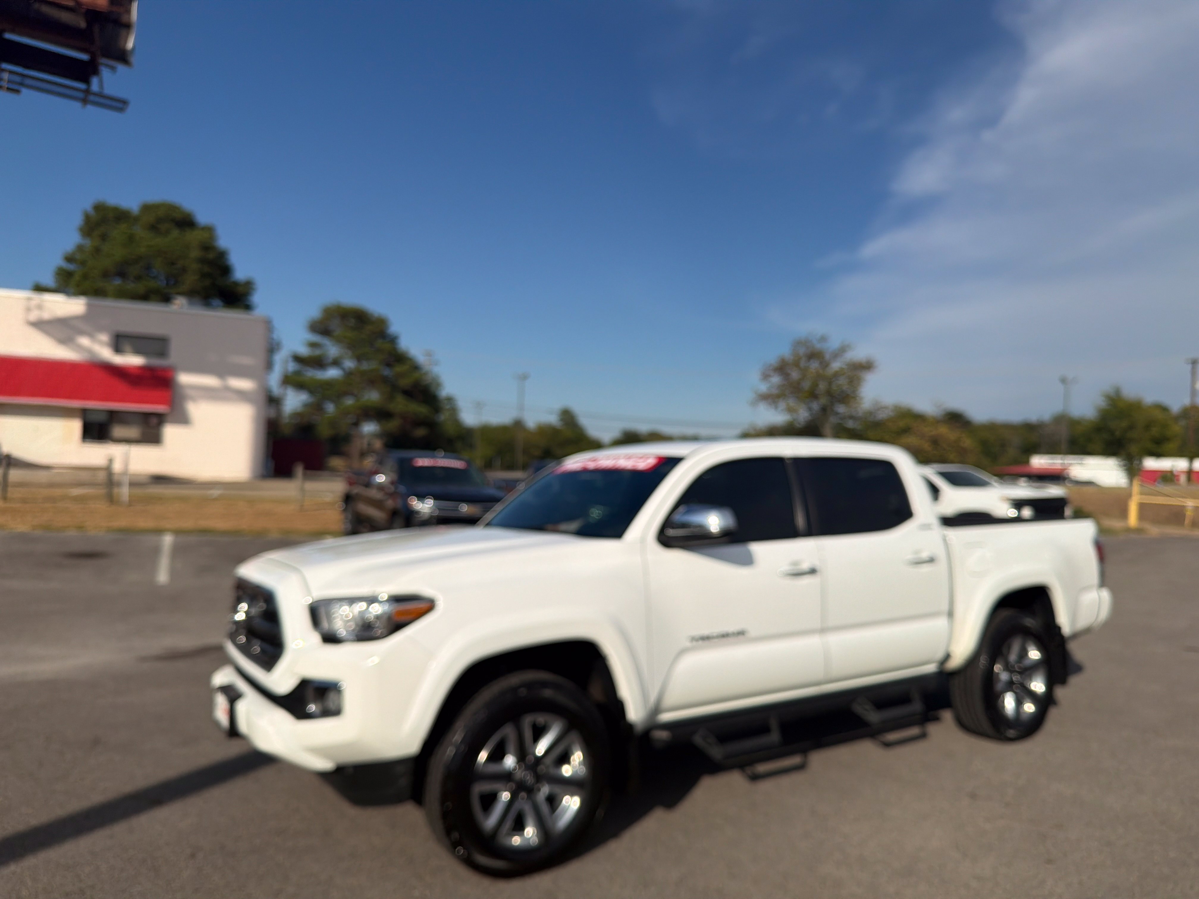 Used 2016 Toyota Tacoma Limited w/ Towing Package AWD/4WD image 1