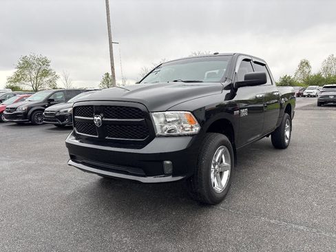 Used 2018 RAM 1500 Express w/ Express Value Package AWD/4WD image 2
