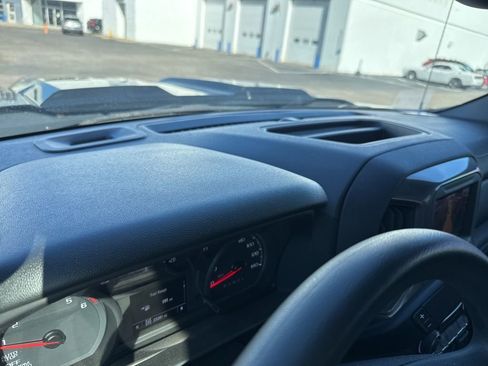 Used 2022 Chevrolet Silverado 1500 Custom Trail Boss image 10