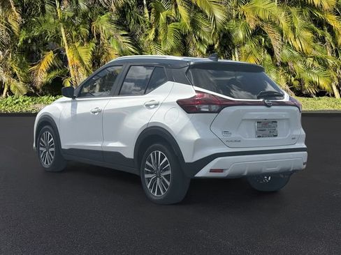 Used 2023 Nissan Kicks SV FWD image 7