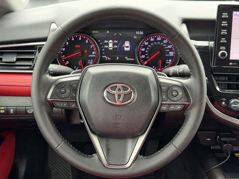 Used 2022 Toyota Camry XSE FWD image 15