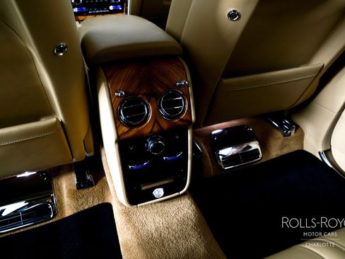 Used 2020 Rolls-Royce Cullinan AWD/4WD image 21