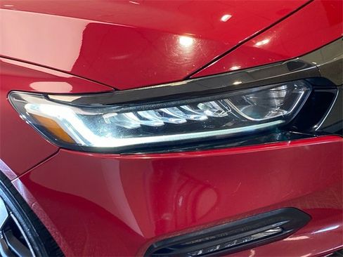 Used 2018 Honda Accord Sport image 6