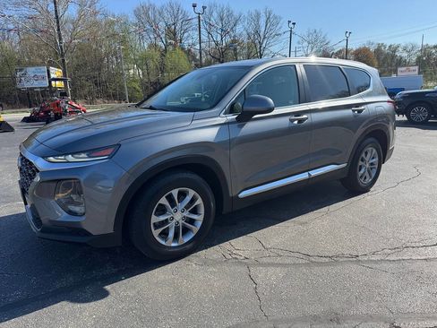 Used 2019 Hyundai Santa Fe SE AWD/4WD image 9
