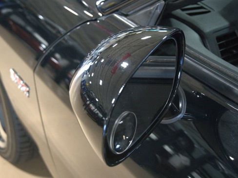 Used 2014 Dodge Challenger SRT8 w/ Harman/Kardon Audio Group image 16