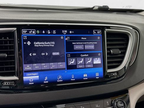 Certified 2024 Chrysler Pacifica Touring-L image 20