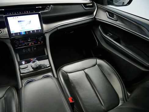 Used 2024 Jeep Grand Cherokee Limited 4xe image 18