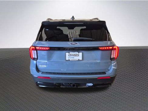 Used 2025 Ford Explorer ST-Line w/ Premium Package RWD image 6