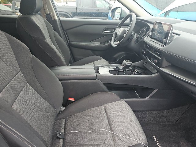Certified 2026 Nissan Rogue SV FWD image 5