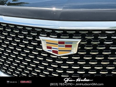 Used 2024 Cadillac Escalade Premium Luxury RWD image 8