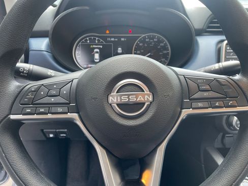 Used 2025 Nissan Versa SV image 28