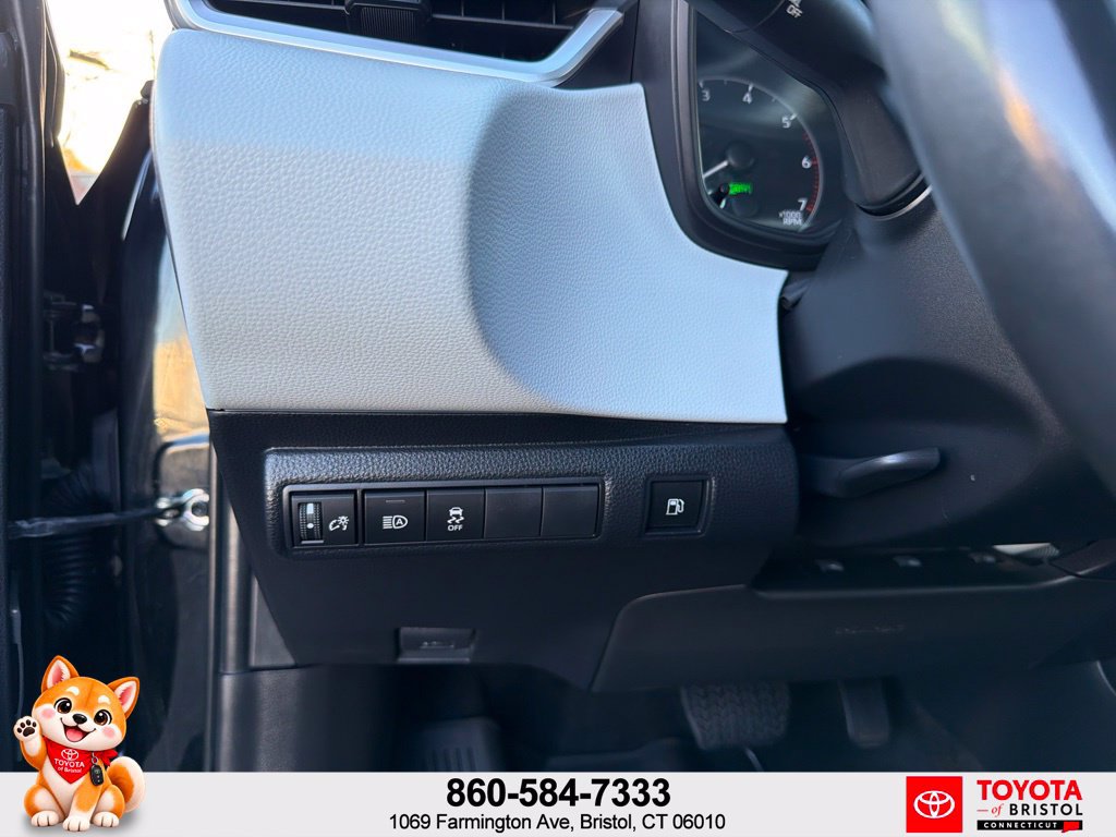 Used 2023 Toyota Corolla SE AWD/4WD image 16