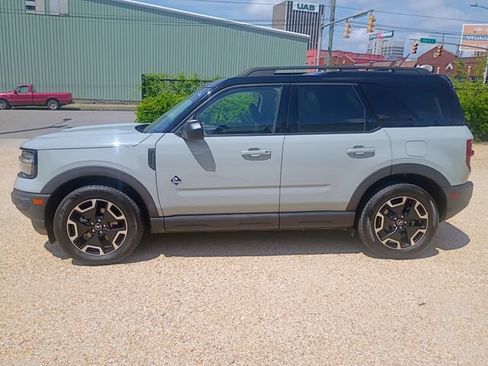 Used 2021 Ford Bronco Sport Outer Banks w/ Outer Banks Package AWD/4WD image 6