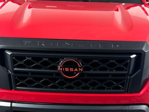 Used 2024 Nissan Frontier Pro-X image 13