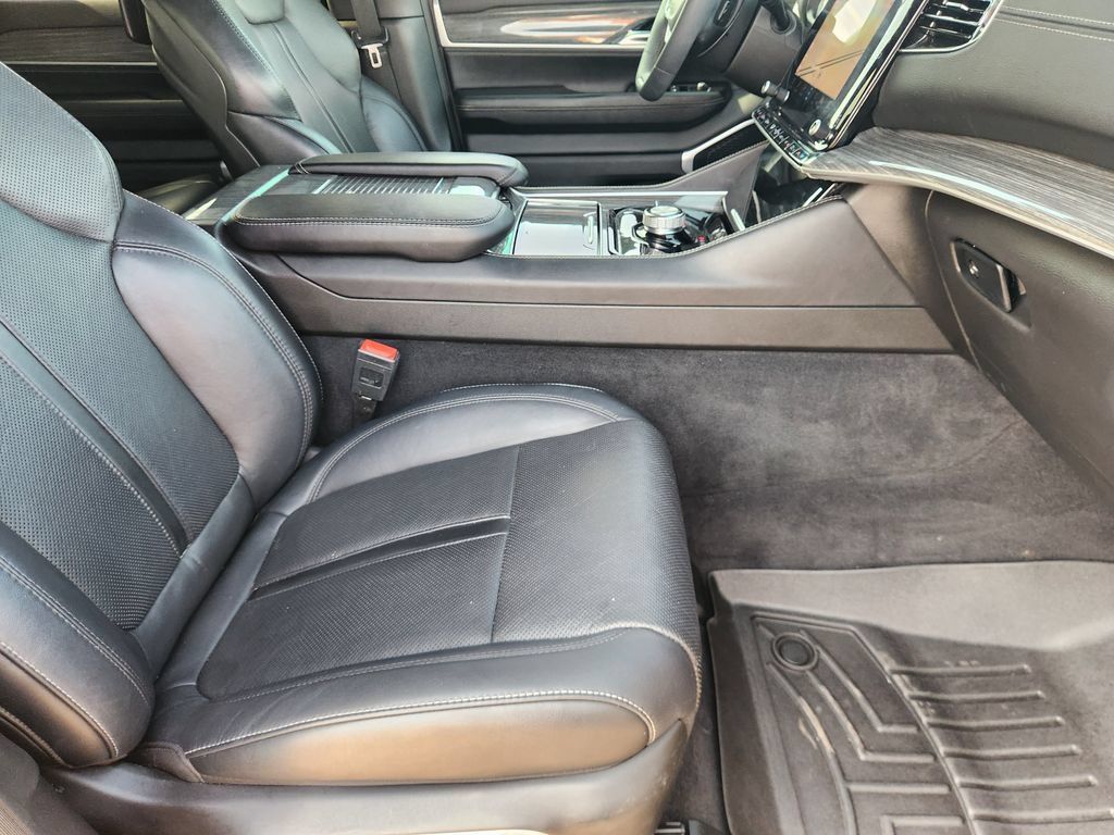 Used 2022 Jeep Wagoneer Series II w/ Rear Seat Video Group 1 AWD/4WD image 13