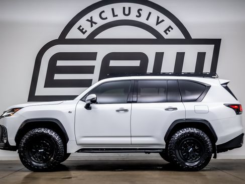 Used 2024 Lexus LX 600 F Sport AWD/4WD image 7