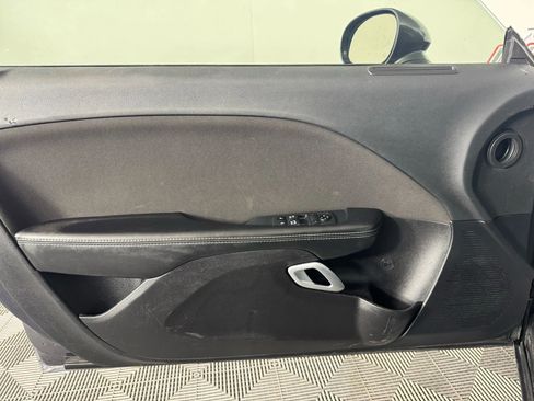 Used 2021 Dodge Challenger SXT image 34