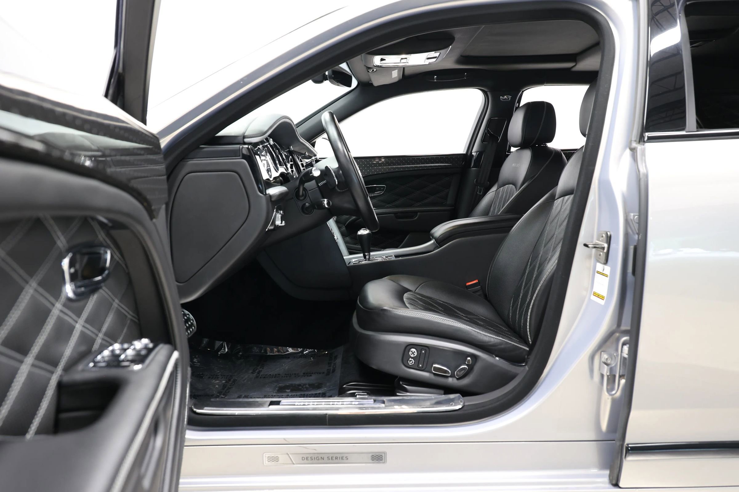 Used 2018 Bentley Mulsanne RWD image 16